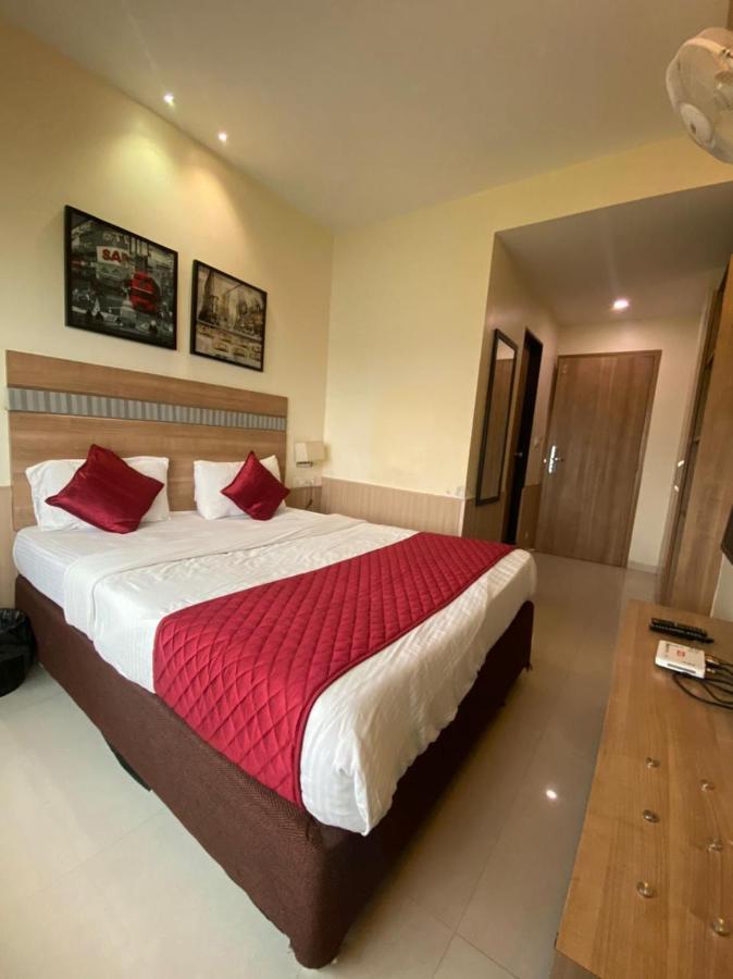 Hotel Airport Prime -Near Mumbai International Airport Andheri East Exterior foto